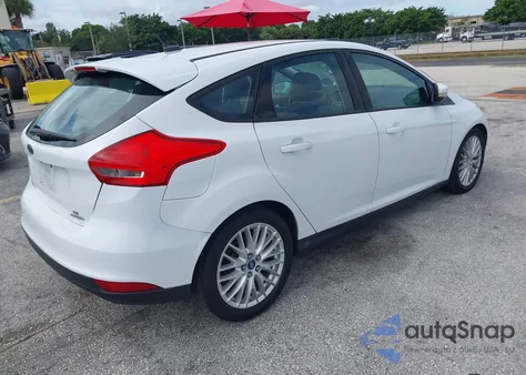 2015 Ford Focus Se z USA, uszkodzony, nr VIN 1FADP3K28FL223560